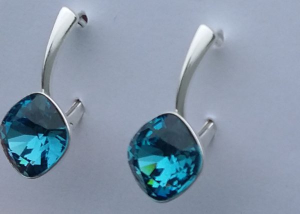 Oval Diamond Earrings – Intense Blue