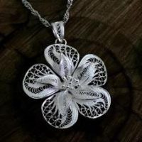 Petal Motif Silver Necklace